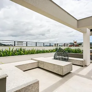https://apartamento-proximo-a-ufsc-com-estacionamento-e-rooftop.santa-catarina-brasil.com